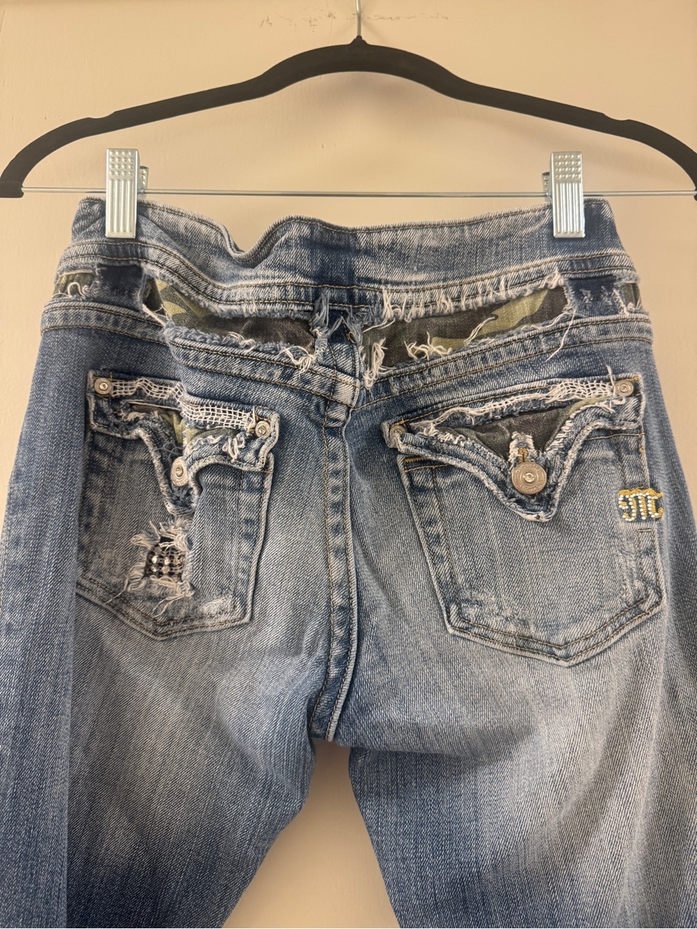 Miss Me Camo Distressed Jeans - Picture 4 of 7